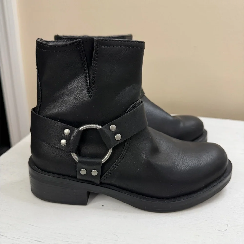 STEVE MADDEN Jengine Harness Moto Boots Girl sz 1